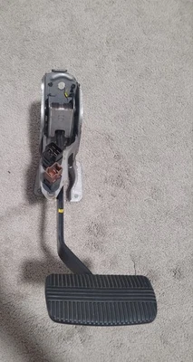 Infiniti G35 2003-2007 cupé conjunto de pedal de freno automático Foto 1 de 4