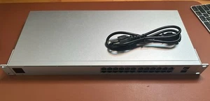 Ubiquiti Networks UniFi Switch 24-Ports PoE - Picture 1 of 4
