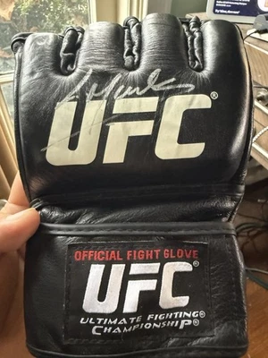 ¡¡Memorabilia firmada por UFC!!! Foto 1 de 4