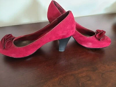 Tacones de gamuza rojos Croft & Barrow Sole (Sense)ability, talla 8,5 M Foto 1 de 4