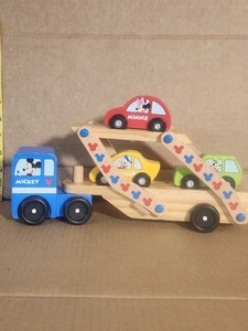  Melissa & Doug Mickey Mouse Clubhaus Autotransporter LKW und Autos Holzspielzeug Set - Bild 1 von 6