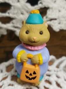 Hallmark Merry Miniatures HALLOWEEN TRICK OR TREAT SQUIRREL Vtg Figurine New - Picture 1 of 6