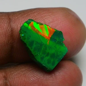 Smooth Green Opal Rough 5.95 CTS, Ethiopian Welo Opal Raw Gemstone For Jewelry - Picture 1 of 12