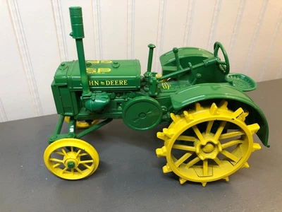 ERTL? John Deere 1937 Model G Tractor Diecast 1:16 - Image 1 of 4