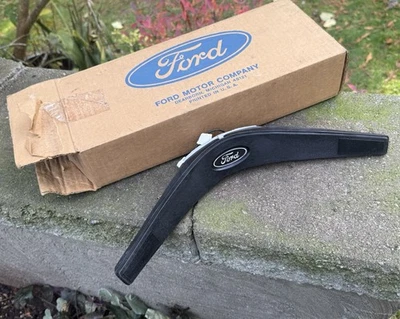 71-77 Ford F150 F250 Bronco Factory Steering Wheel Horn Pad NOS NEW OEM - Image 1 of 4