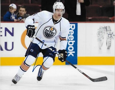 Foto Original Autografiada Edmonton Oilers Taylor Hall 8x10 Foto 1 de 2