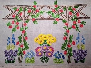 'Fairistytch' Climbing Rose & Cottage Gardens Hand Embroidered Lge Traymat - Picture 1 of 9