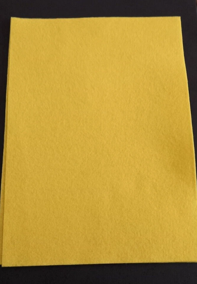 FEUTRINE - lot de 2 plaques de feutrines - dimensions 21 * 29,7 cm - jaune - Photo 1/1