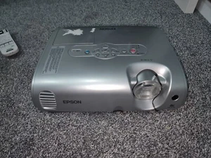Proiettore LCD Epson EMP-S3 - Foto 1 di 8