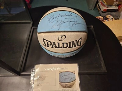 Baloncesto Spalding único y raro firmado e inscrito por Michael Jordan - JSA LOA Foto 1 de 4