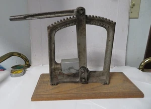 Vintage Cast Iron C E Potter Adjustable Nutcracker Sapulpa OK - Picture 1 of 12