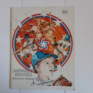 1976 Baseball Program Milwaukee Brewers v Kansas City Hank Aaron's Last Season - Picture 1 of 9