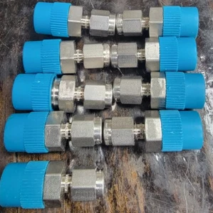 SWAGELOK 1/8" ROHR OD X 1/2" NPT SS-400-1-8 STECKER 316 SS, 9 GESAMT - Bild 1 von 3