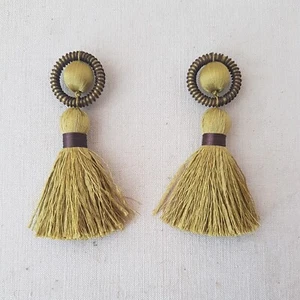 PASSEMENTERIE HOULES 1 PAIRE POMPONS FRANGE BOULE COULEUR PISTACHE REF 163PPBP - Imagen 1 de 1