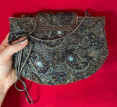 Bolso sin asas vintage elegante Saks 5th Avenue verde púrpura cuentas bolso de hombro Foto 1 de 4