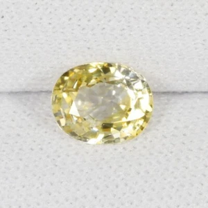 1.03Cts Amazing Fire Natural Yellow Sapphire Oval From Srilanka .....!!!!! - Picture 1 of 2