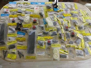 VINTAGE MANTUA GARBO RC BUGGY SPARE PARTS LOT - Picture 1 of 5