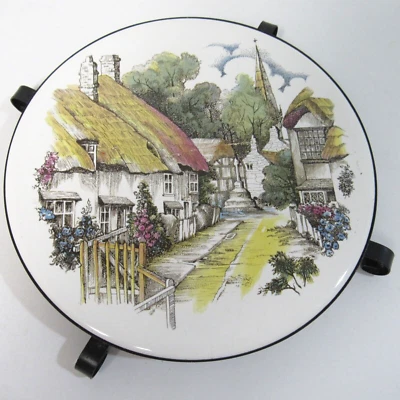 Azulejo y hierro forjado 6" patas remache techo paja cabañas hechas en Inglaterra Foto 1 de 3