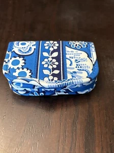 Vera Bradley Card Holder Blue Lagoon Magnetic Close Wallet Floral NWOT - Picture 1 of 11