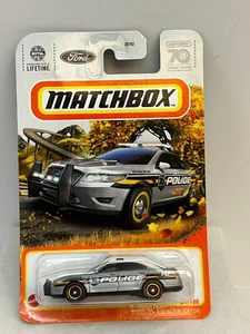 NEU 2023 Matchbox Mainline Ford Police Interceptor 23/100 Silber 70th Lack\Karte - Bild 1 von 4