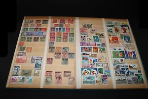 Albums with postage stamps China India Malaya Korea ...... - Picture 1 of 8