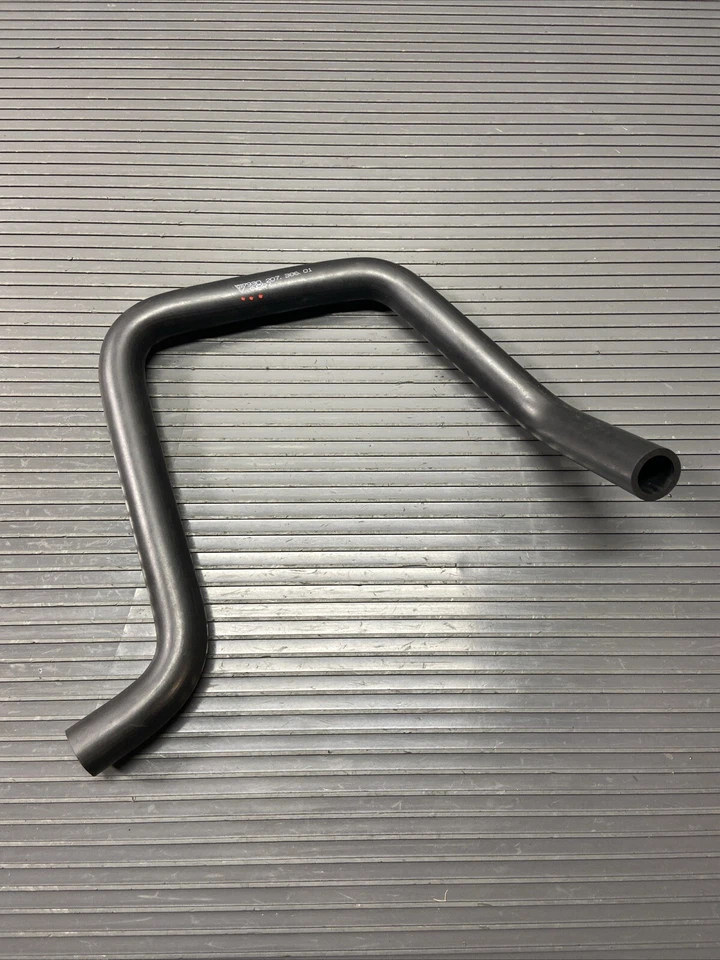 Manguera de conexión de línea de refrigerante de motor Porsche 911 Carrera 1984-1989 3,2 L OEM Foto 1 de 4