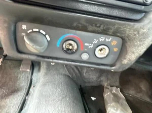 Climate AC Heat Temperature Control PONTIAC GRAND PRIX 94 95 96 - Picture 1 of 1