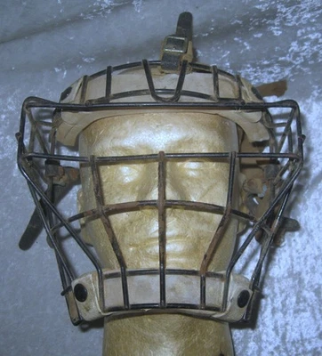 EARLY 1920s Antique RAWLINGS BASEBALL CATCHERS METAL MASK  No. CBM - Image 1 of 4