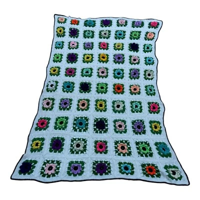 De Colección Cottagecore GrannyChic Hecho a Mano Granny Cuadrado 3D Floral Crochet Afgano 60" X 90" Foto 1 de 4