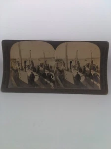 WW1 Scheda Stereoscopica 'Sottomarini, Corazzate e Torpediniere nella Baia SD' - Foto 1 di 2