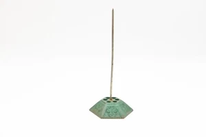 Vintage ./ Antique Green Cast Iron Desk Top Bill/Receipt Hook Holder Paper Pin + - Picture 1 of 8