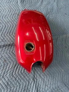 1981 - 83 SUZUKI GS-650 oem GAS TANK fuel GL GZ GS 650 gs650G GS650GZ - Picture 1 of 7