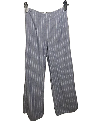 Calça listrada leve Charlotte Russe cinza/branco, tamanho M - Imagem 1 de 4