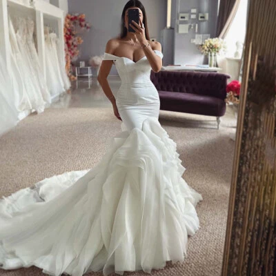 Vestidos de novia vintage de satén de sirena con hombros descubiertos plisados volantes vestidos de novia Foto 1 de 4