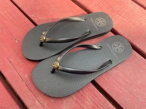 NWOB TORY BURCH MONOGRAM FLIP FLOPS (SIZE 7) rubber thong sandals Black-New - Picture 1 of 4