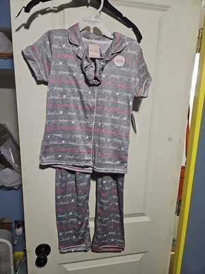 Juego de pijama Laura Ashley, amado, talla 8, precio de venta sugerido por el fabricante $42, pijama de 2 piezas  Foto 1 de 4