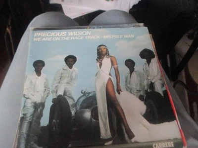 PRECIOUS WILSON - Photo 1/2