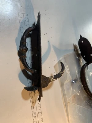 Herrajes de reproducción antiguos y antiguos 2 pestillos para pulgar Foto 1 de 4