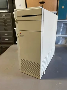 Vintage Apple Macintosh Quadra 950 20MB RAM 1 GB HDD dodatkowa karta graficzna - Zdjęcie 1 z 16