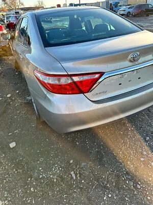Puerta delantera izquierda vidrio usado se adapta a: Toyota Camry 2016 delantero izquierdo grado A Foto 1 de 4