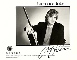 Fotografía promocional firmada por Laurence Juber - alas de los Beatles de Paul McCartney - Imagen 1 de 2