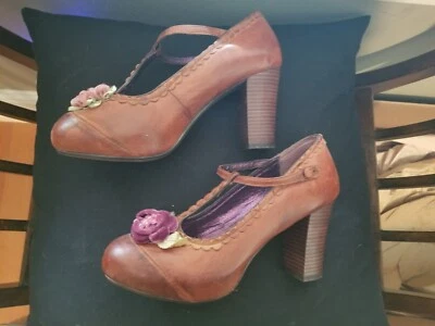 Usado en Excelente Condición Licencia Poética 'London Calling' Tacones de Cuero Marrón Talla UE 39 EE. UU. 8 Con Caja Foto 1 de 4