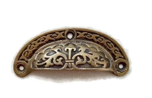 engraved shell shape pulls handles heavy solid brass old style drawer 9 cm - Bild 1 von 7