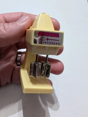 Muñeca Barbie 1986 vintage cuerda funciona mezcladora de cocina acción ¡funciona probada! Foto 1 de 4