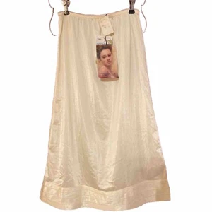 Nuovo con etichette vintage anni 70 Mel-Lin Snip A Row nylon opaco mezzo slip femminuccia pin up ragazza media - Foto 1 di 7