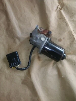 2001 Cadillac Catera Windshield Wiper Motor - Image 1 of 2