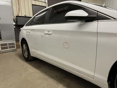 2015-2019 HYUNDAI SONATA RIGHT PASSENGER FRONT DOOR PAINT CODE WW8 QUARTZ WHITE - Image 1 of 4