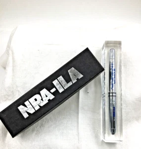 NRA-ILA Protection of Lawful Commerce Waffengesetz Stift in Lucite signiert 2005 neu aus altem Lagerbestand - Bild 1 von 4