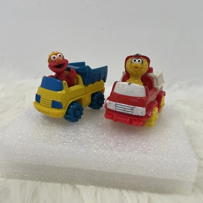 Lote de 2 carros fundidos Sesame Street Tyco Matchbox 2,5" Cookie Monster Big Bird - Imagem 1 de 4