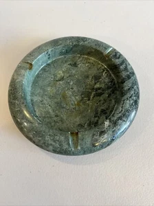 Posacenere MCM pietra verde pesante possibilmente marmo tondo 3 poggiacenere - Foto 1 di 7